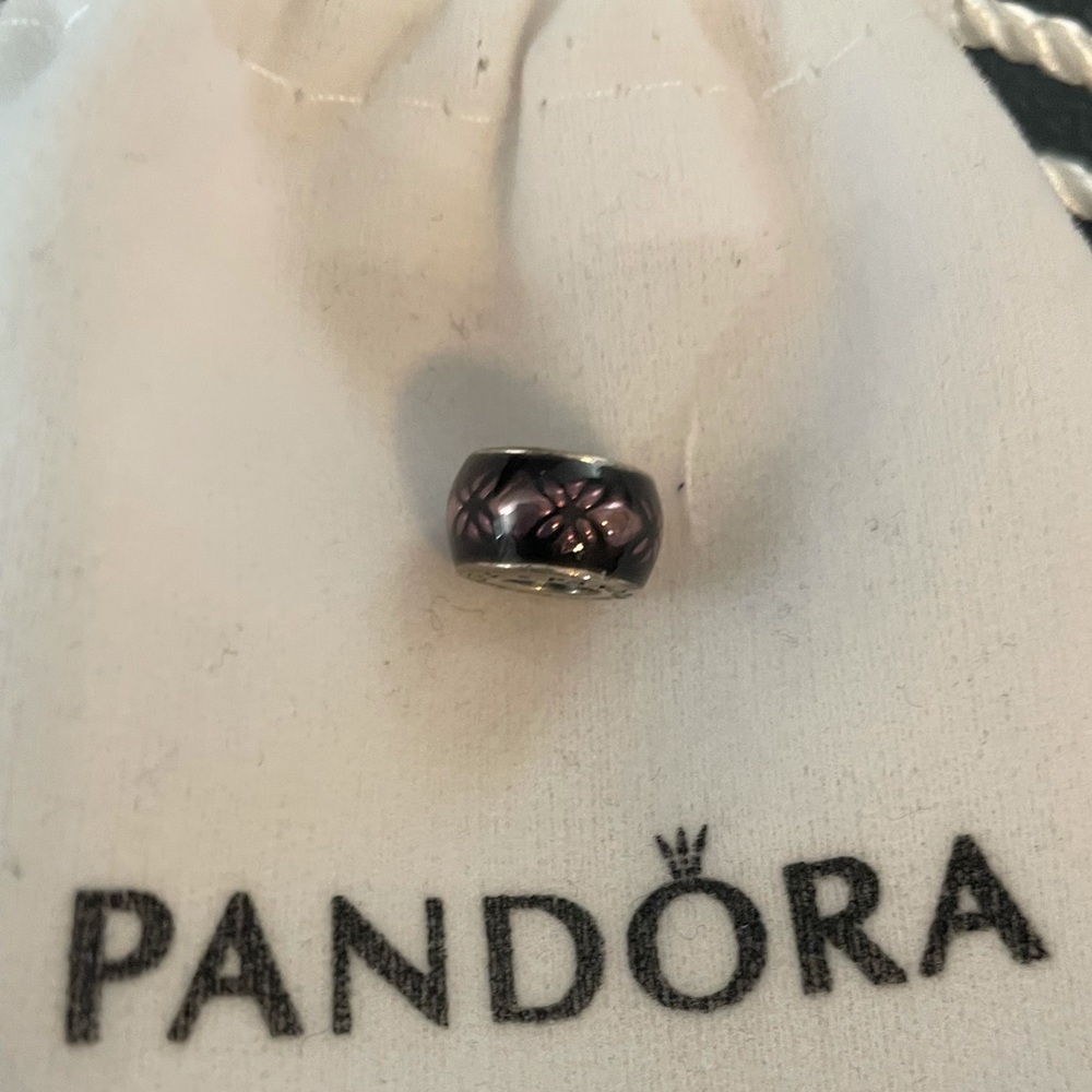 Pandora glass spacer